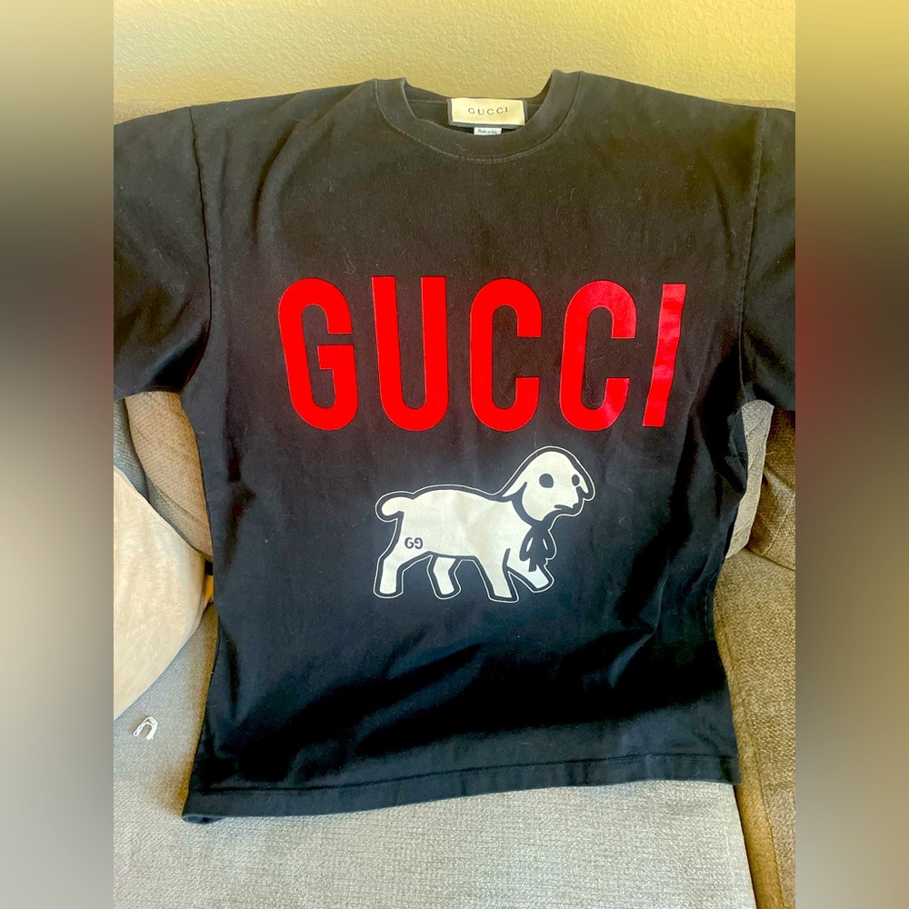 Authentic pre-loved  men’s Gucci T-shirt